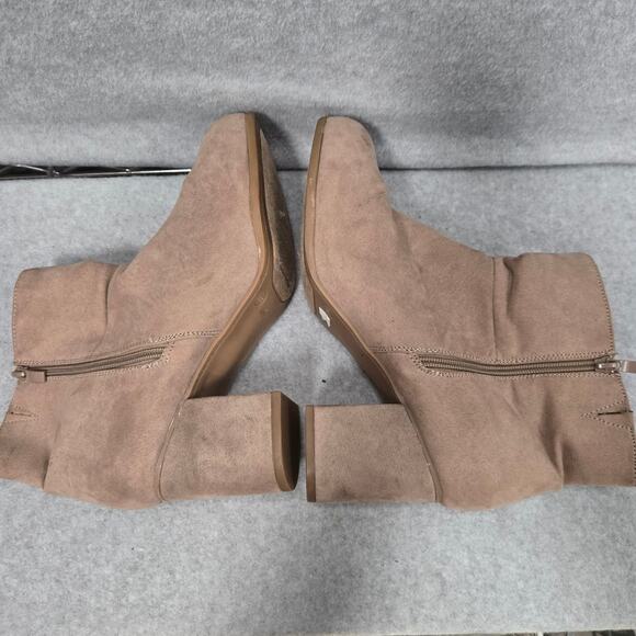 Torrid Taupe Block Heel Ankle Booties Size 10W - Picture 6 of 10